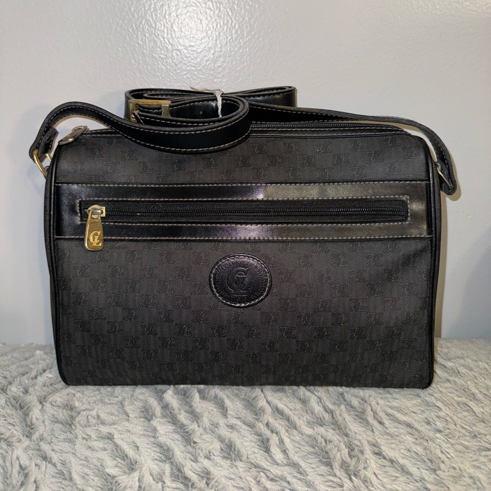 Carryland Black Shoulder Bag